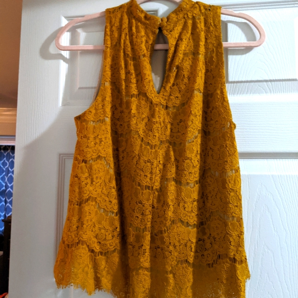 Yellow lace top - Picture 2 of 3